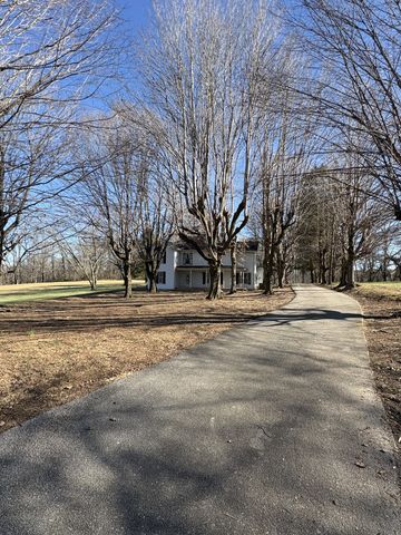 328 Lafayette Rd, Red Boiling Springs, TN 37150