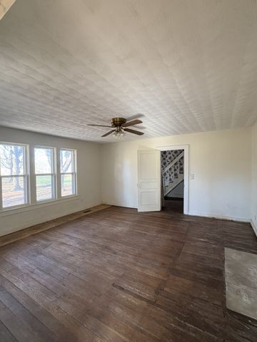 328 Lafayette Rd, Red Boiling Springs, TN 37150