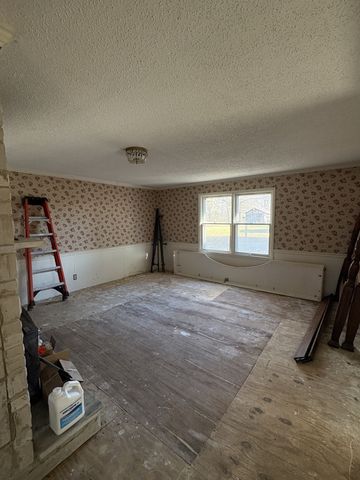 328 Lafayette Rd, Red Boiling Springs, TN 37150