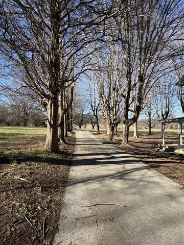 328 Lafayette Rd, Red Boiling Springs, TN 37150
