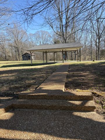 328 Lafayette Rd, Red Boiling Springs, TN 37150