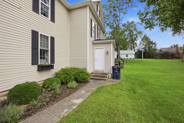 1186 N Columbus Street, Lancaster, OH 43130