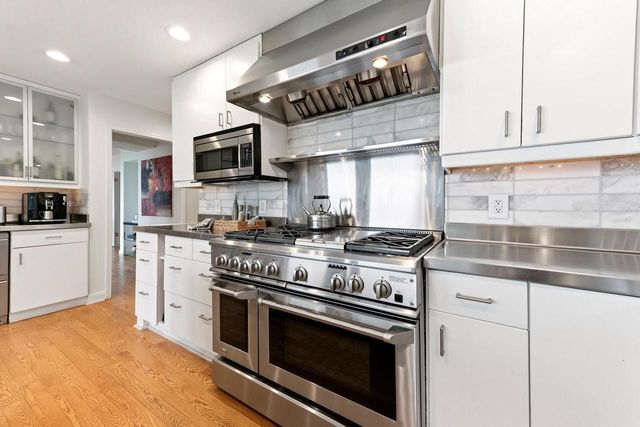 8035 N Beach DRIVE, Fox Point, WI 53217