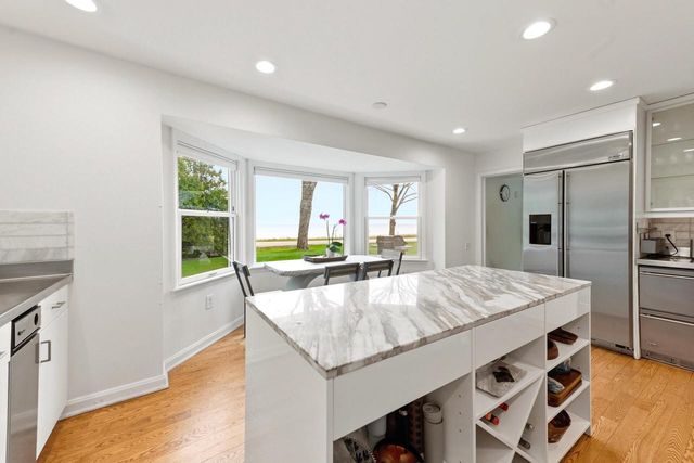 8035 N Beach DRIVE, Fox Point, WI 53217