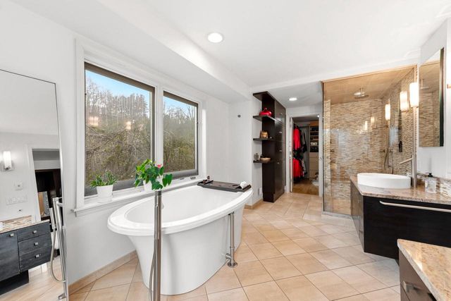 8035 N Beach DRIVE, Fox Point, WI 53217