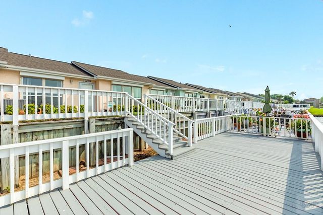 10209 Schaper, Galveston, TX 77554