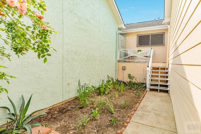 10209 Schaper, Galveston, TX 77554