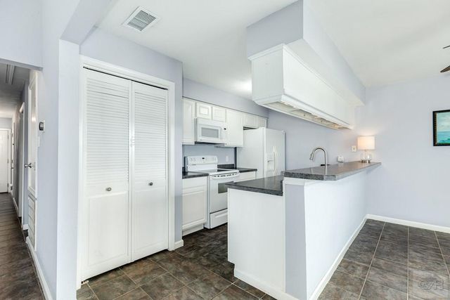 10209 Schaper, Galveston, TX 77554