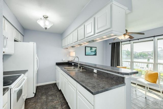 10209 Schaper, Galveston, TX 77554
