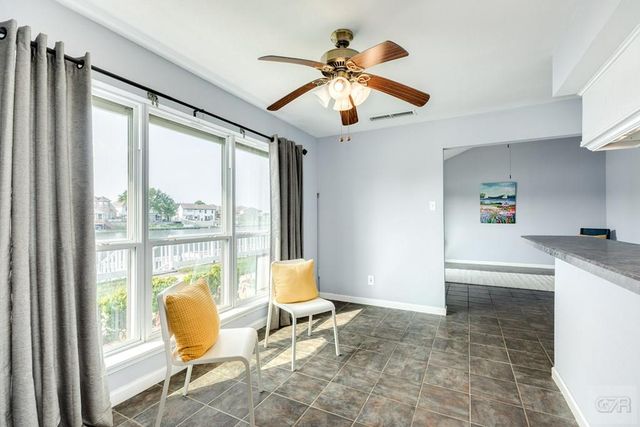 10209 Schaper, Galveston, TX 77554