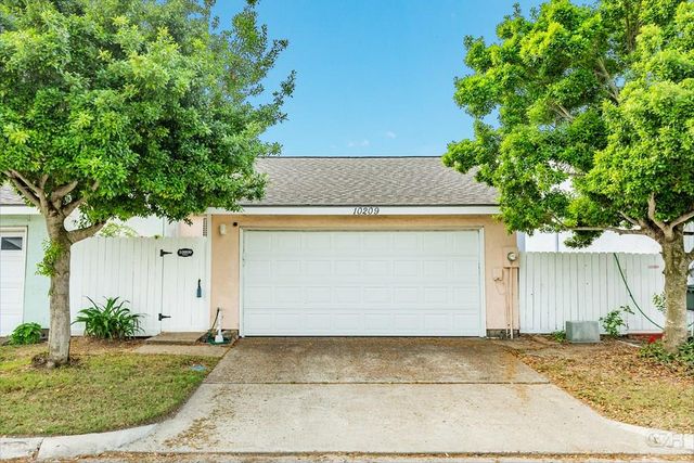 10209 Schaper, Galveston, TX 77554