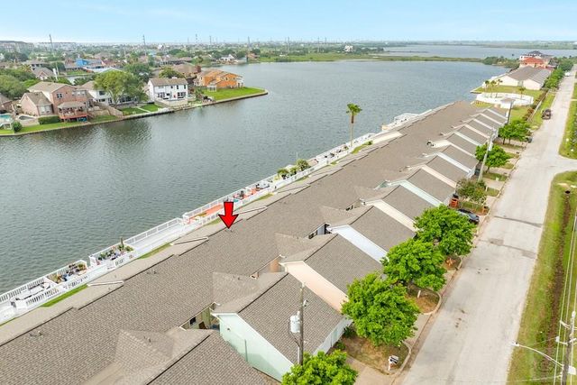 10209 Schaper, Galveston, TX 77554
