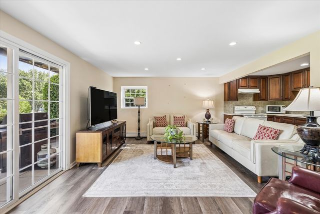 1503 Laurel Court, Sleepy Hollow, IL 60118