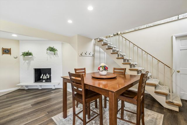 1503 Laurel Court, Sleepy Hollow, IL 60118