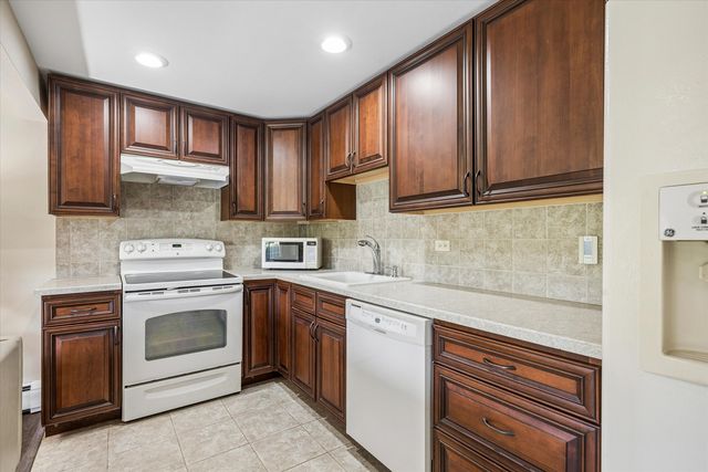 1503 Laurel Court, Sleepy Hollow, IL 60118
