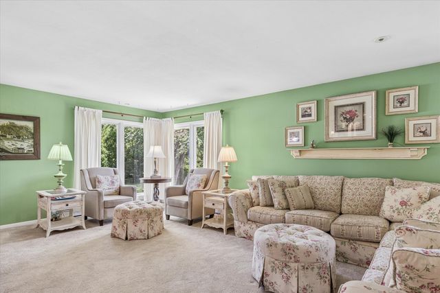 1503 Laurel Court, Sleepy Hollow, IL 60118