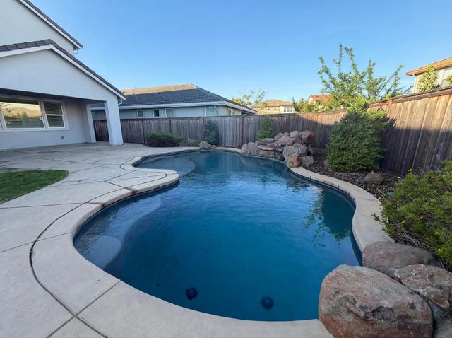 8292 Triplefin Way, Elk Grove, CA 95757