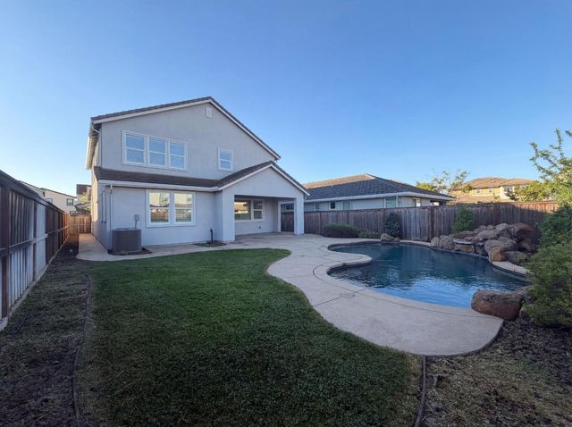 8292 Triplefin Way, Elk Grove, CA 95757