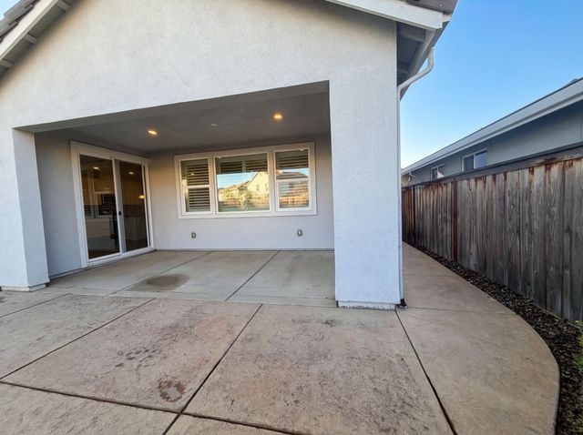 8292 Triplefin Way, Elk Grove, CA 95757