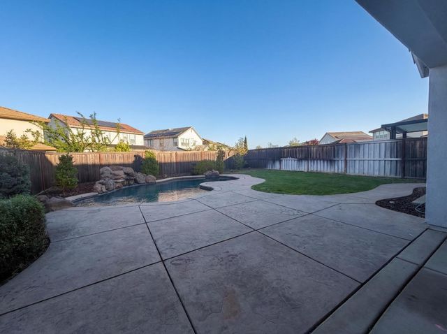 8292 Triplefin Way, Elk Grove, CA 95757
