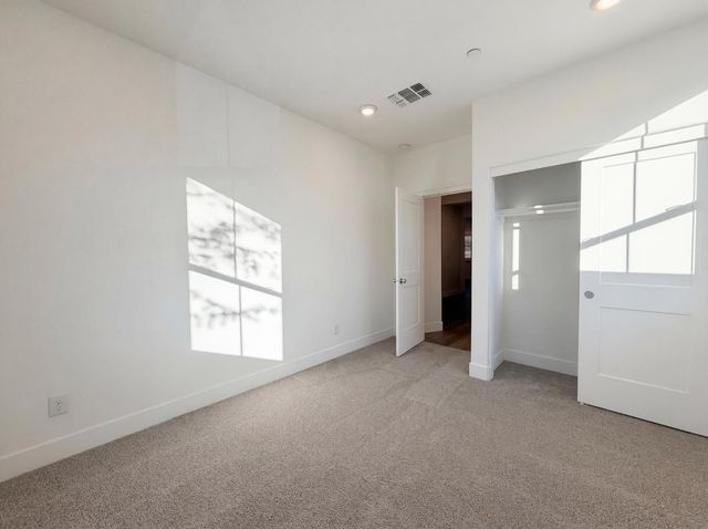 8292 Triplefin Way, Elk Grove, CA 95757