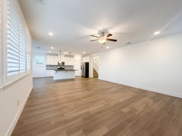 8292 Triplefin Way, Elk Grove, CA 95757