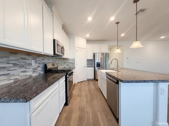 8292 Triplefin Way, Elk Grove, CA 95757