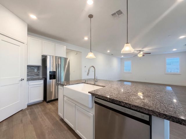 8292 Triplefin Way, Elk Grove, CA 95757