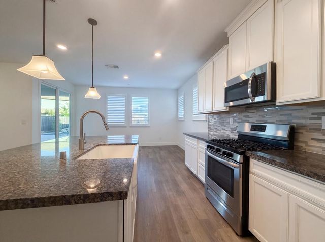 8292 Triplefin Way, Elk Grove, CA 95757