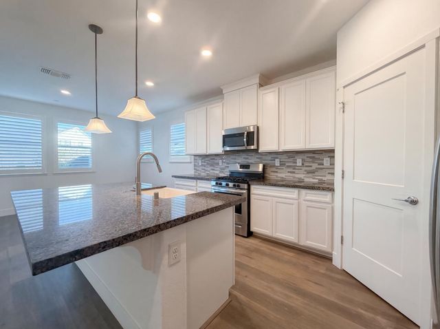 8292 Triplefin Way, Elk Grove, CA 95757