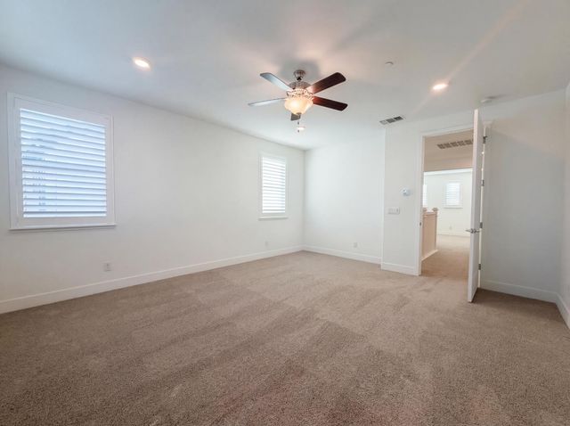 8292 Triplefin Way, Elk Grove, CA 95757