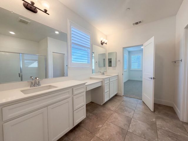 8292 Triplefin Way, Elk Grove, CA 95757