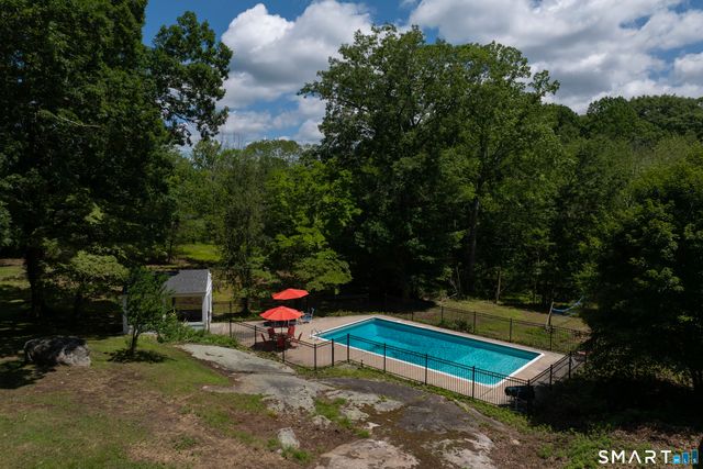 11 Autumn Lane, Clinton, CT 06413