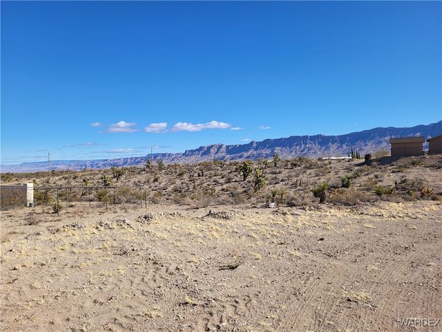 1045 W Middle Point Drive, Meadview, AZ 86444