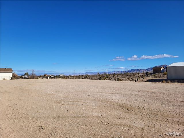 1045 W Middle Point Drive, Meadview, AZ 86444