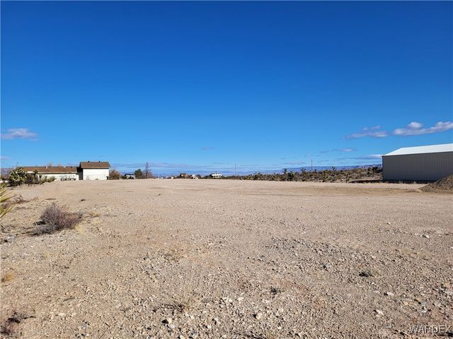 1045 W Middle Point Drive, Meadview, AZ 86444