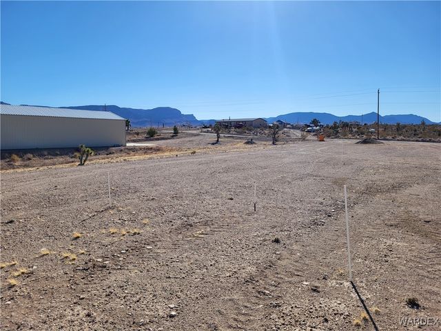 1045 W Middle Point Drive, Meadview, AZ 86444