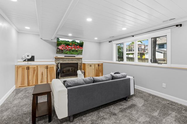 3650 Blue Jay Way, Eagan, MN 55123