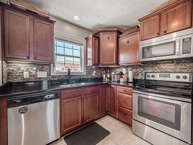 8802 Wynnfield Drive, Evansville, IN 47725