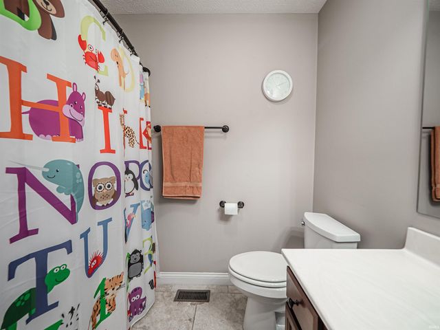 8802 Wynnfield Drive, Evansville, IN 47725
