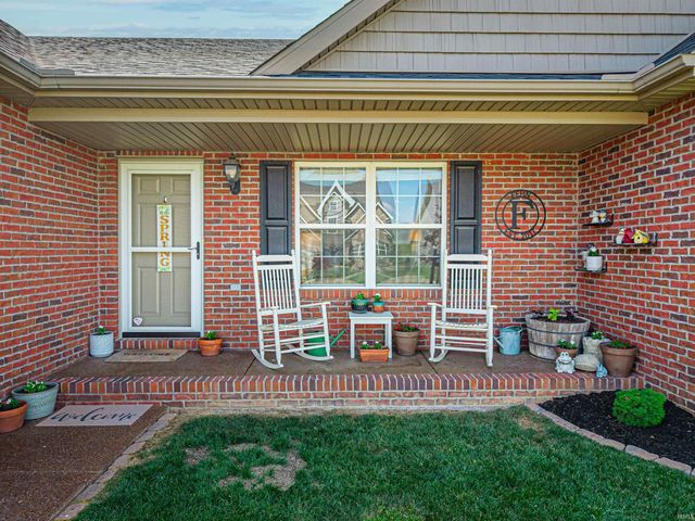8802 Wynnfield Drive, Evansville, IN 47725