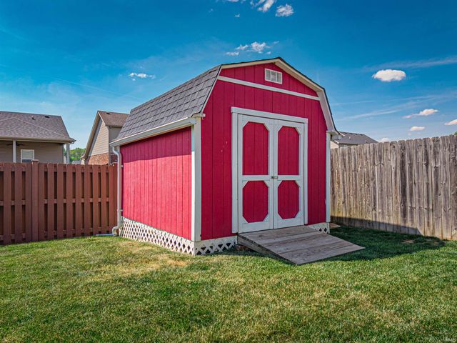 8802 Wynnfield Drive, Evansville, IN 47725
