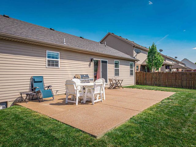 8802 Wynnfield Drive, Evansville, IN 47725