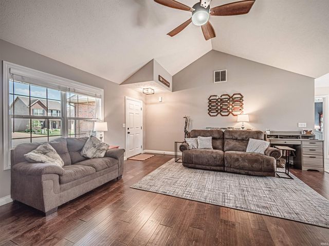 8802 Wynnfield Drive, Evansville, IN 47725