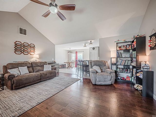 8802 Wynnfield Drive, Evansville, IN 47725