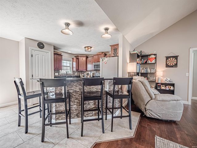 8802 Wynnfield Drive, Evansville, IN 47725