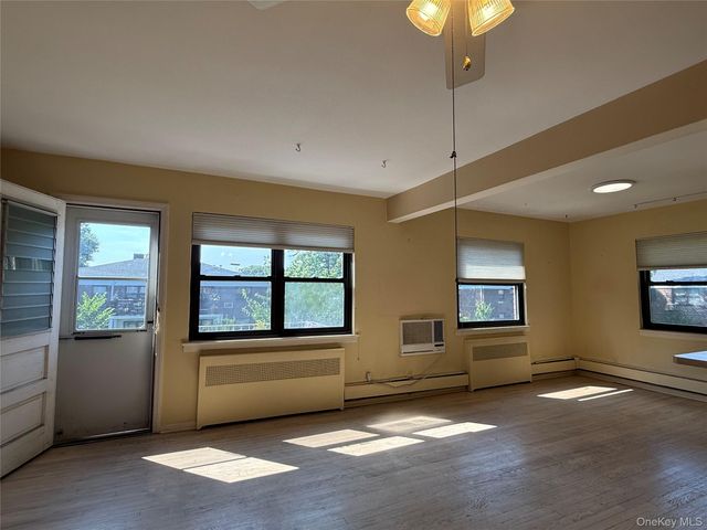 1201 E Broadway H-22, Hewlett, NY 11557