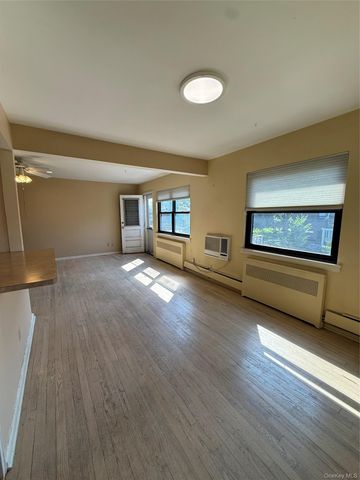 1201 E Broadway H-22, Hewlett, NY 11557