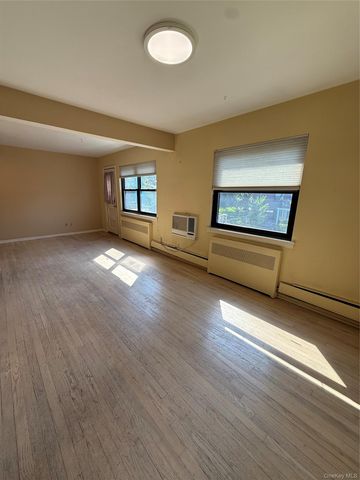 1201 E Broadway H-22, Hewlett, NY 11557