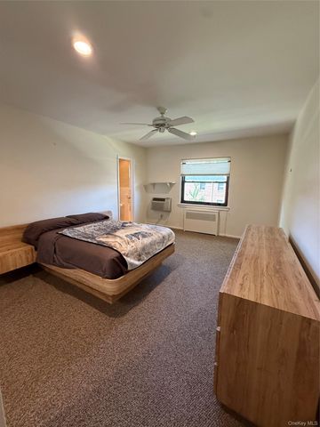 1201 E Broadway H-22, Hewlett, NY 11557